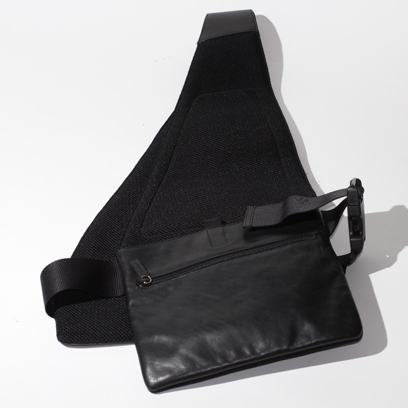 RARE VINTAGE MIU MIU LEATHER HARNESS/HOLSTER BAG (1999) - Picture 4 of 8